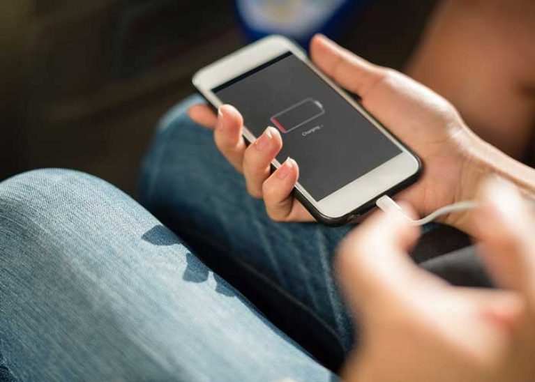 arreter de charger votre téléphone en voiture