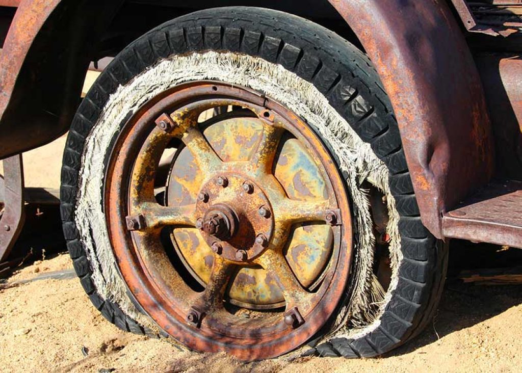 Pourquoi les pneus éclatent-ils davantage en été ?